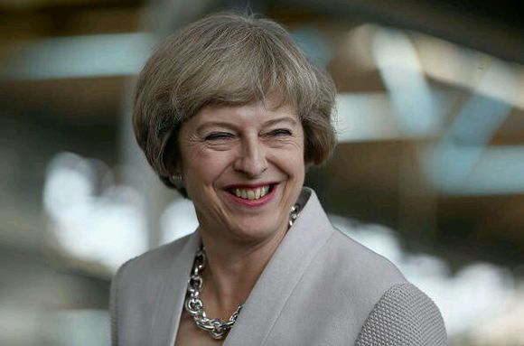 英国前任首相梅姨图片