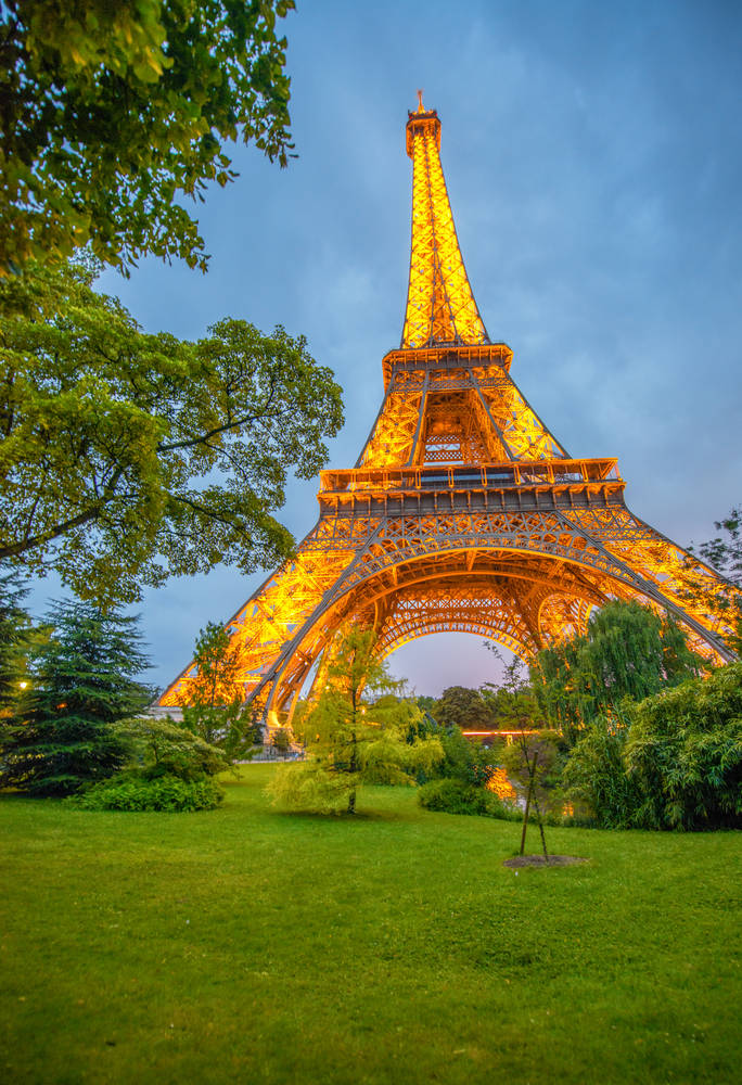 埃菲尔铁塔图片法国巴黎的重要景点和突出标志